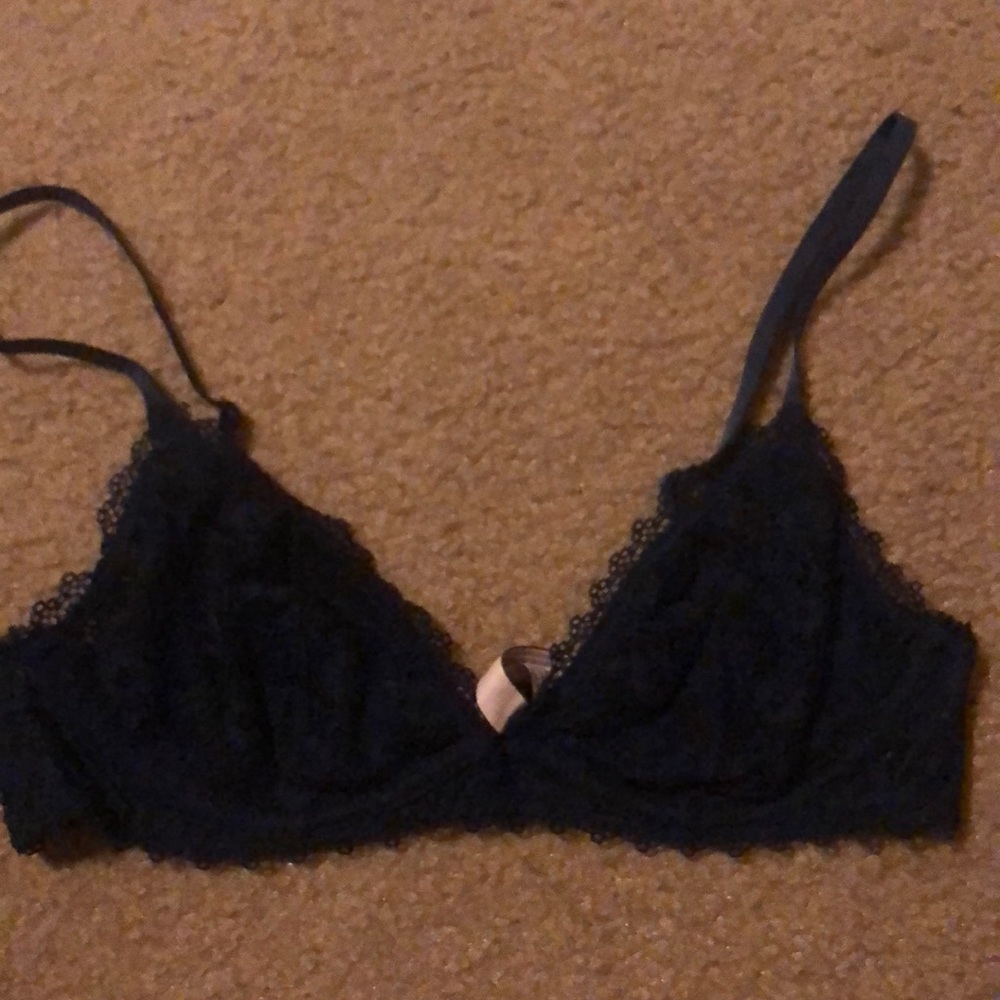 Victoria’s Secret navy lace underwire bralette